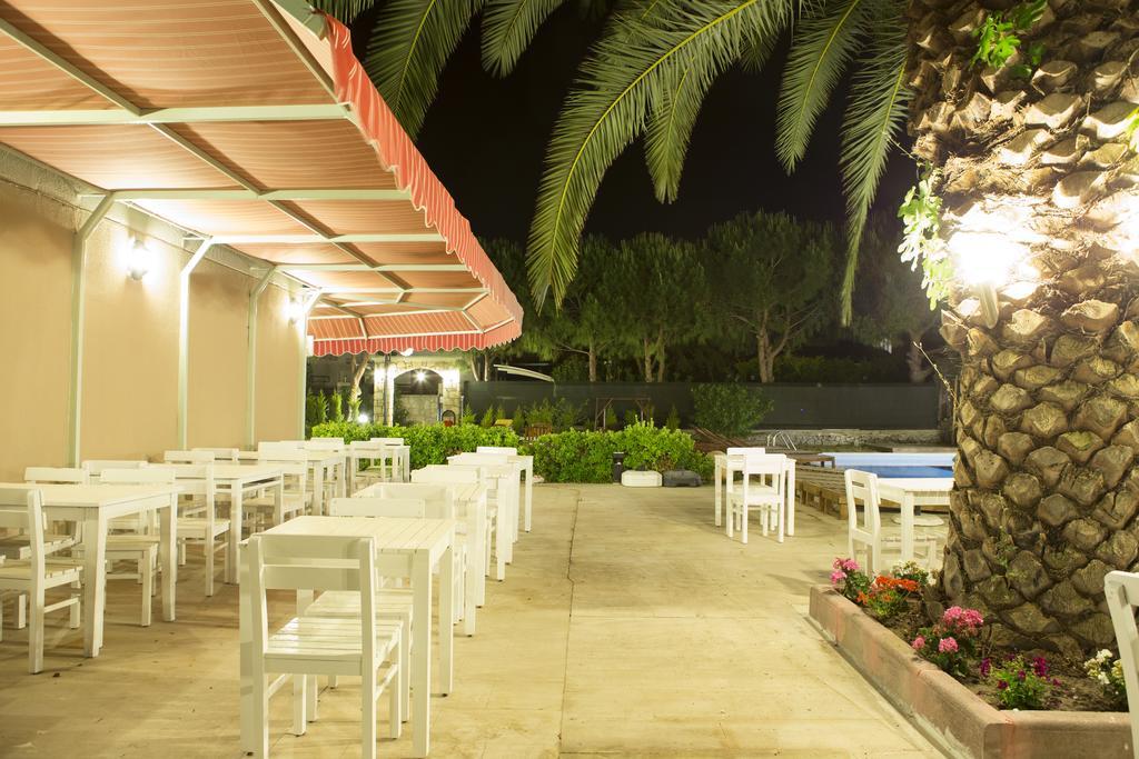 R+ Hotel By Rooms เซสเม ภายนอก รูปภาพ